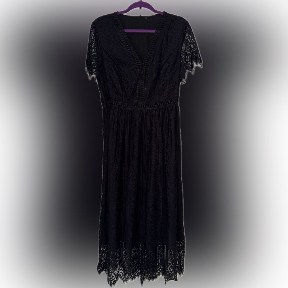 BloomChic Black Short Sleeve Lace Dress V-Neck Maxi Dress